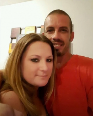 Illustration de l'article : Un Américain de 36 ans allaité 12 fois par jour par sa conjointe