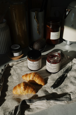 Illustration de l'article : Rappel produit : cet incontournable du petit déjeuner peut être dangereux pour la santé, il contient du métal, il s’agit de pots de confiture !