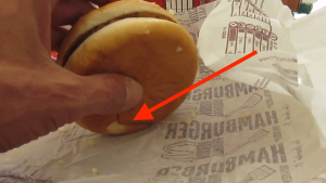 Illustration : "10 secrets sur McDonald’s délivrés par des employés eux-mêmes"