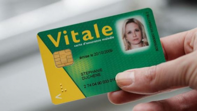 Illustration : "Arnaque à la carte vitale : elle livre son témoignage sur ces nouvelles techniques"