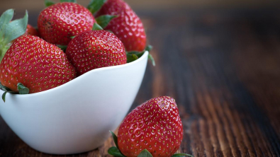 Illustration : Voici pourquoi il ne faut pas laver les fraises de cette manière