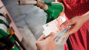 Illustration : "Argent : voici les changements appliqués au remboursement des frais de carburant au travail"
