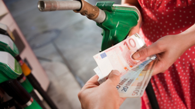 Illustration : Argent : voici les changements appliqués au remboursement des frais de carburant au travail