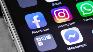 Illustration : "Les utilisateurs de Facebook et Instagram devront bientôt payer pour authentifier leur compte"