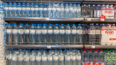 Illustration : Eau de Badoit : Danone met fin aux bouteilles rouges et vertes, voici pourquoi