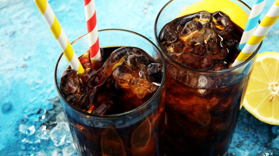 Illustration : Fast-foods : d'apr&egrave;s une &eacute;tude r&eacute;cente, on retrouverait plus de bact&eacute;ries dans les gla&ccedil;ons que dans l'eau des WC