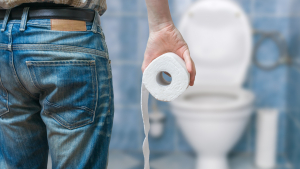 Illustration : "Toilettes : voici pourquoi placer du papier sur la cuvette est une mauvaise idée"