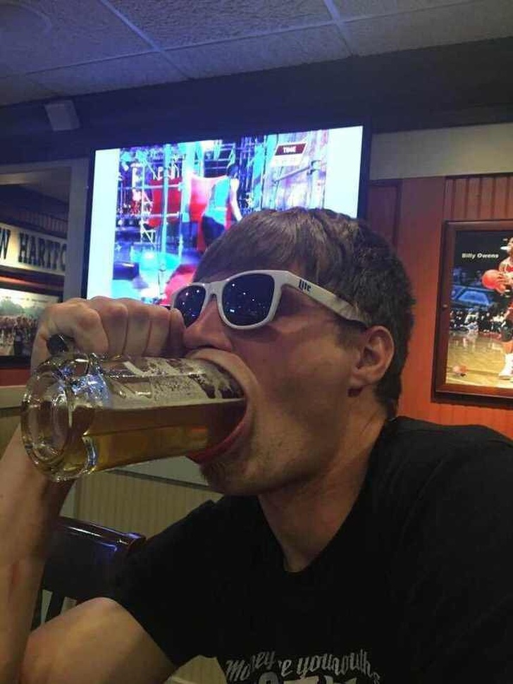 Illustration de l'article : Ces 19 photos de personnes avec un comportement plutôt fou