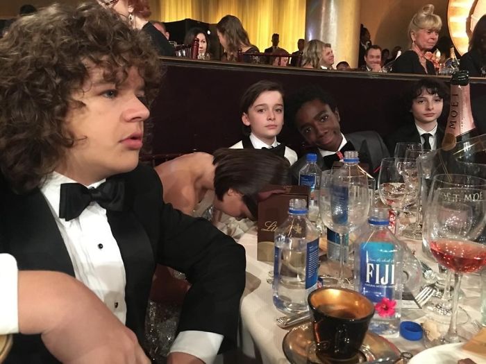Illustration de l'article : 20 photos qui montrent la complicité des acteurs de Stranger Things hors caméra