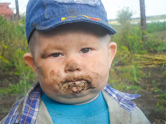 Illustration de l'article : 18 photos d’enfants prises en plein flagrant délit de bêtise