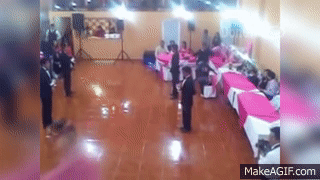 Illustration de l'article : 15 dangers que vous encourez en portant une robe de soirée