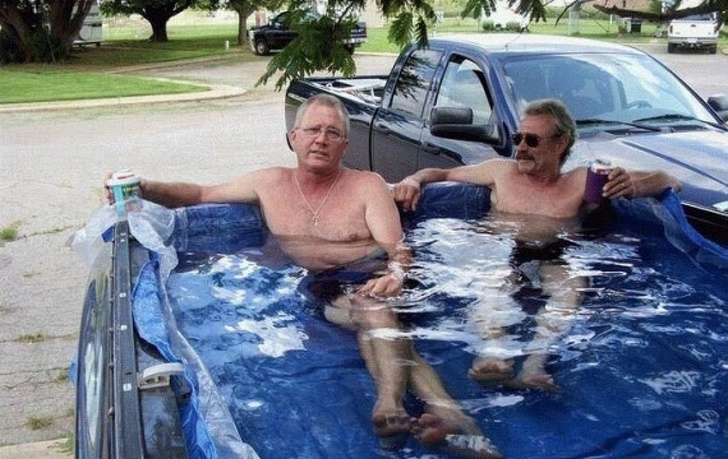 Illustration de l'article : Ces 19 photos de personnes avec un comportement plutôt fou