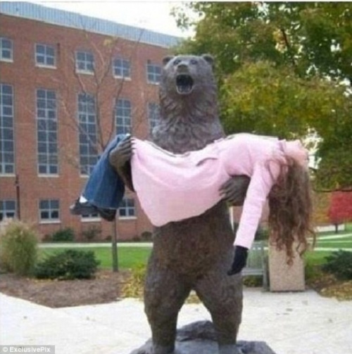 Illustration de l'article : 26 statues hilarantes grâce à de simples passants imaginatifs