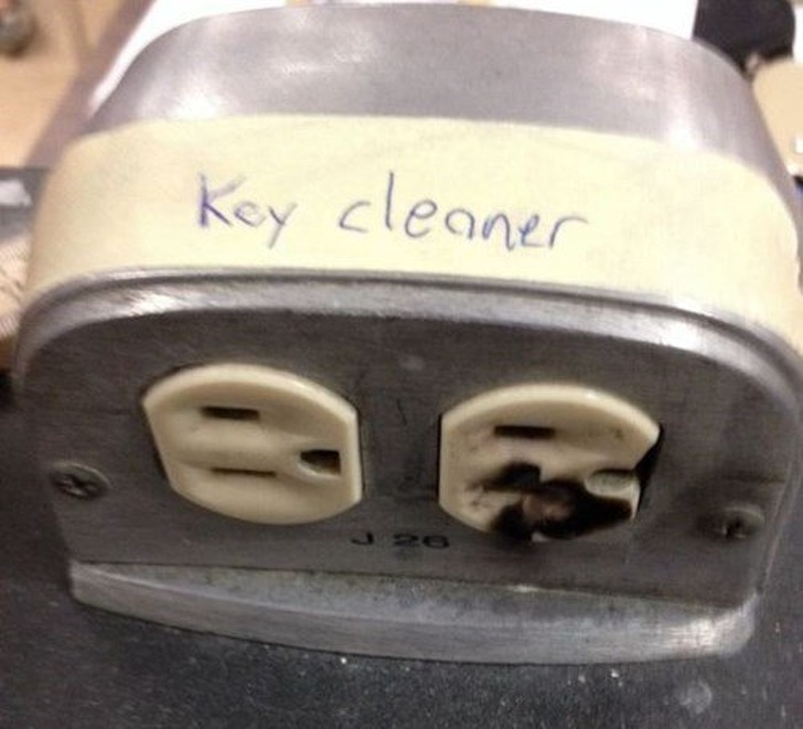 Illustration de l'article : Ces 21 photos de situations qui mettent mal à l'aise