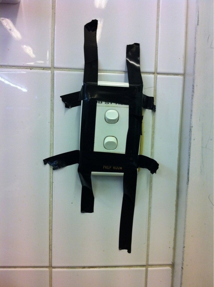 Illustration de l'article : Ces 28 photos de bricoleurs du dimanche qui ont tenté de réparer ou de construire quelque chose