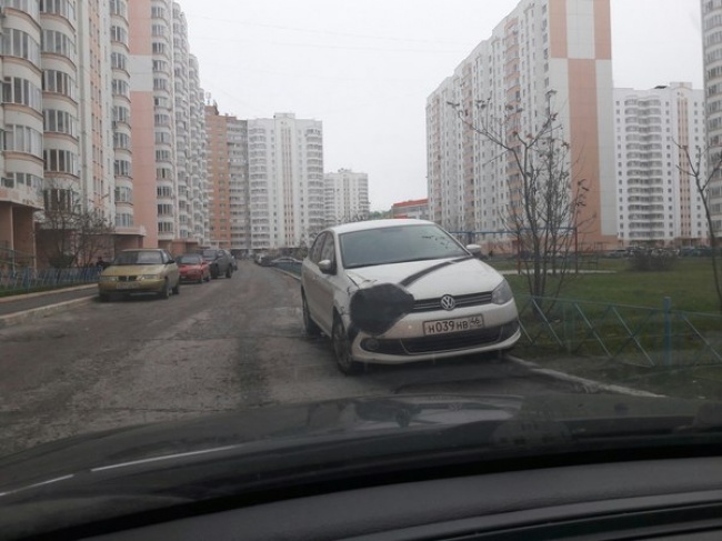 Illustration de l'article : 29 voitures totalement improbables vues sur les diverses routes du monde