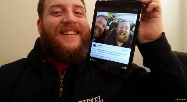 Illustration de l'article : Ces 25 personnes ont eu la chance de rencontrer leur sosie en vrai