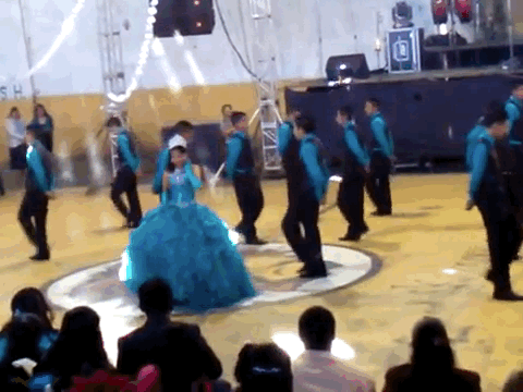 Illustration de l'article : 15 dangers que vous encourez en portant une robe de soirée