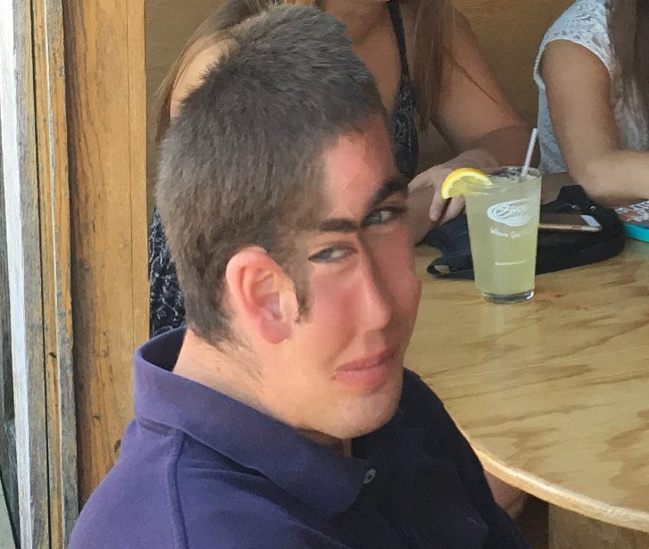 Illustration de l'article : Les photos panoramiques peuvent &ecirc;tre catastrophiques, en voici 24 fails