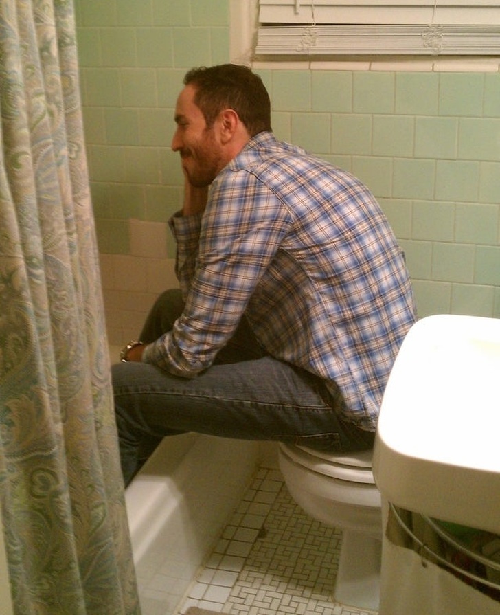 Illustration de l'article : Ces 20 photos qui montrent la difficult&eacute; parfois d'&ecirc;tre une personne de grande taille