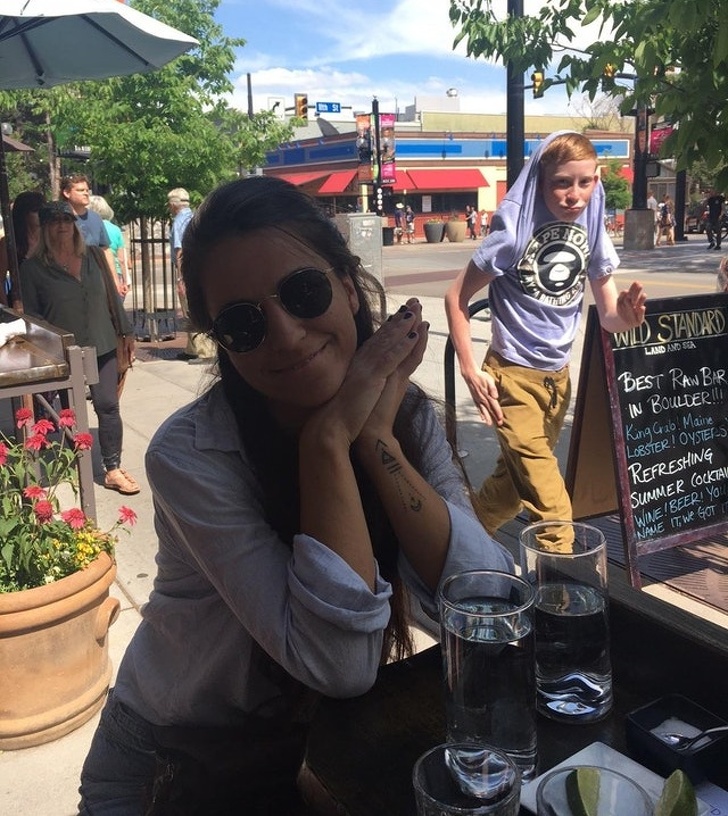 Illustration de l'article : Ces 18 photos où l’arrière-plan a concentré toute l'attention