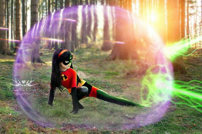 Illustration de l'article : Une petite fille de 7 ans et sa maman se d&eacute;guisent en personnages Disney et r&eacute;alisent des clich&eacute;s plus intenses que les originaux