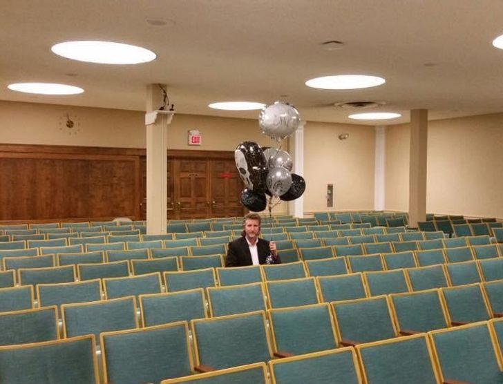 Illustration de l'article : Ces 20 personnes qui ont revisité les fêtes d'anniversaire et les cérémonies de mariage 