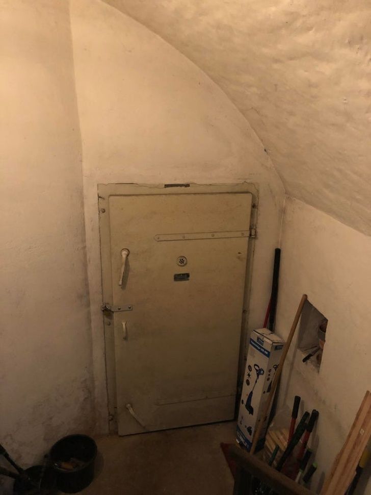 Illustration de l'article : Ces 18 personnes qui ont fait de drôles de découvertes dans leur maison