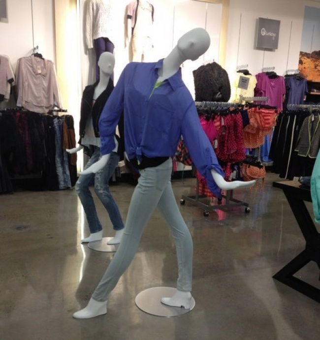 Illustration de l'article : 18 mannequins aux positions plutôt… inattendues