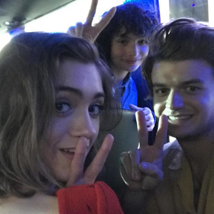 Illustration de l'article : 20 photos qui montrent la complicité des acteurs de Stranger Things hors caméra