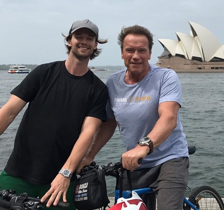 Illustration de l'article : Ces 15 photos d'Arnold Schwarzenegger qui montrent qu'il s'agit d'un père fabuleux