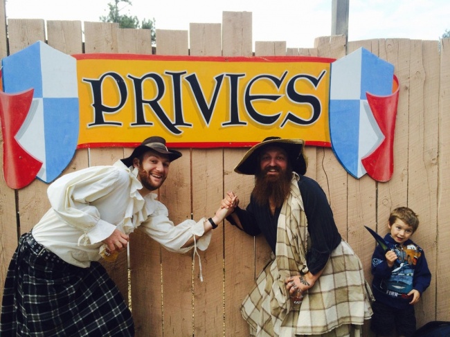 Illustration de l'article : 24 photos dont l’arrière-plan est bien plus drôle que l’action principale