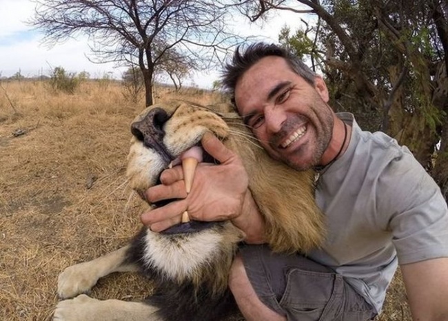 Illustration de l'article : 14 selfies de l&rsquo;extr&ecirc;me qui vous donneront le vertige