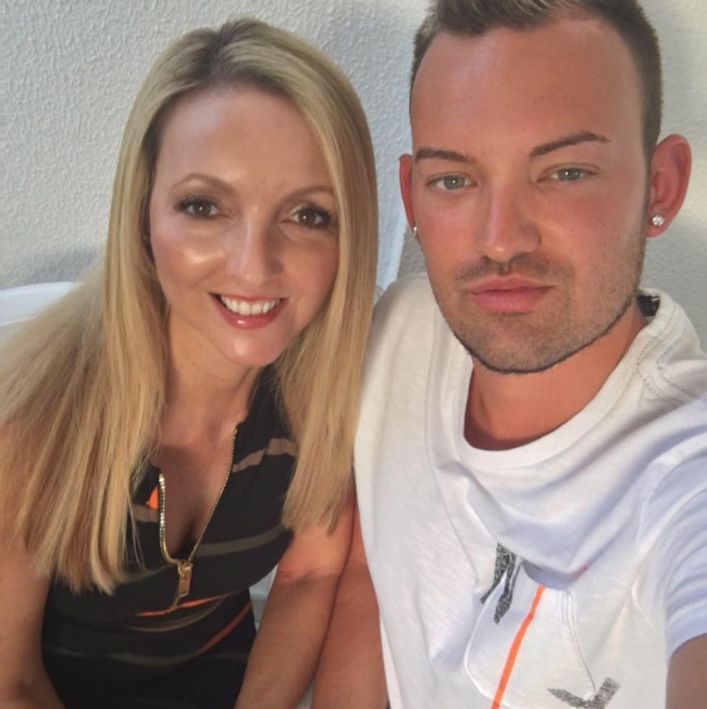 Illustration de l'article : 10 personnes qui font bien plus jeune que leur âge, et ce, sans chirurgie