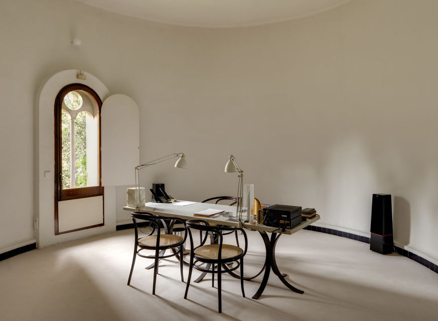 Illustration de l'article : Un architecte s'achète une ancienne usine à ciment et en fait une magnifique maison