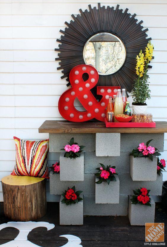 Illustration de l'article : 15 fa&ccedil;ons de d&eacute;tourner les parpaings pour en faire des &eacute;l&eacute;ments d&eacute;coratifs