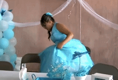 Illustration de l'article : 15 dangers que vous encourez en portant une robe de soirée