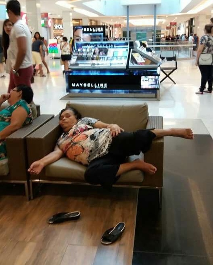 Illustration de l'article : Ces 25 moments gênants qui ressortiront au prochain repas de famille 