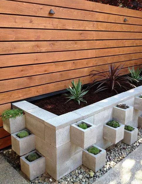 Illustration de l'article : 15 fa&ccedil;ons de d&eacute;tourner les parpaings pour en faire des &eacute;l&eacute;ments d&eacute;coratifs