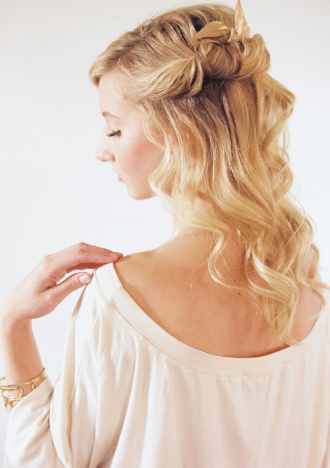 Illustration de l'article : 12 façons géniales et glamour de coiffer vos cheveux mi-longs