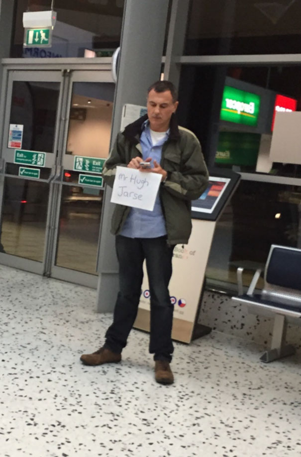 Illustration de l'article : 40 façons hilarantes d’accueillir vos amis à l’aéroport