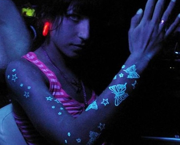 Illustration de l'article : 15 tatouages phosphorescents &agrave; couper le souffle