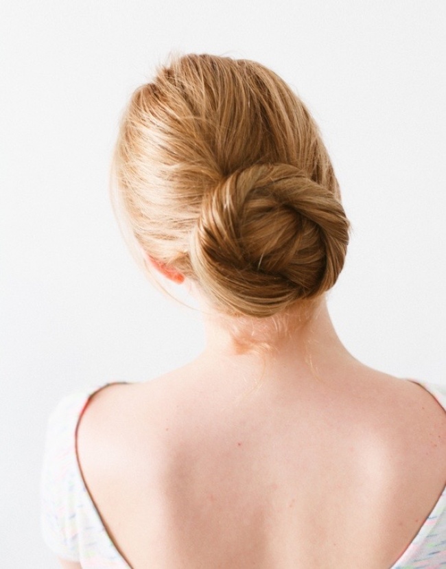 Illustration de l'article : 12 façons géniales et glamour de coiffer vos cheveux mi-longs