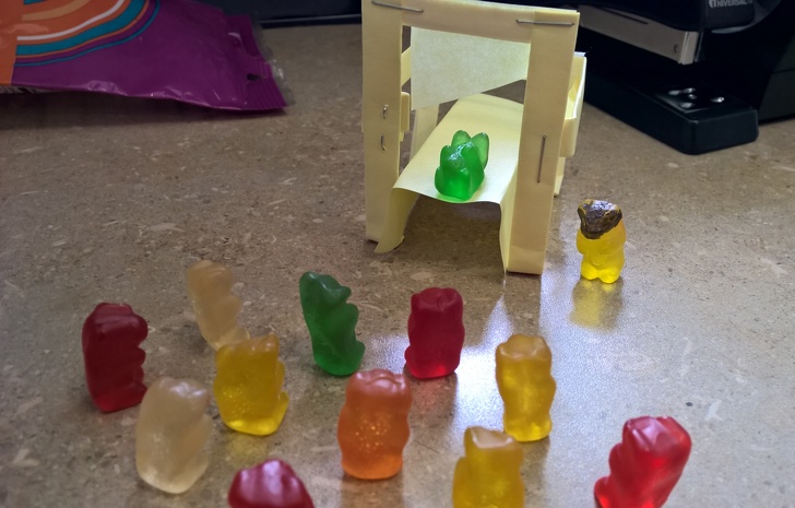 Illustration de l'article : Ces 22 employ&eacute;s qui ont trouv&eacute; une fa&ccedil;on de lutter contre l'ennui au travail