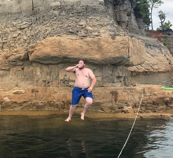 Illustration de l'article : Ces 30 personnes ont eu une soudaine envie de faire quelque chose de bête