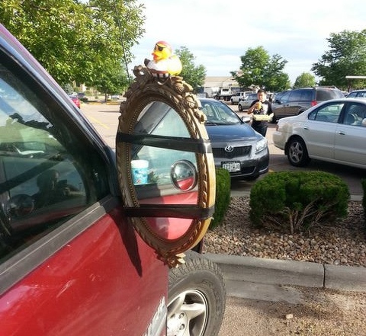 Illustration de l'article : Ces 27 personnes qui devraient arrêter de réparer des choses