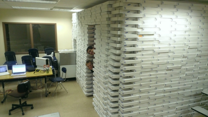 Illustration de l'article : Ces 14 collègues qui ont une façon bien à eux de travailler