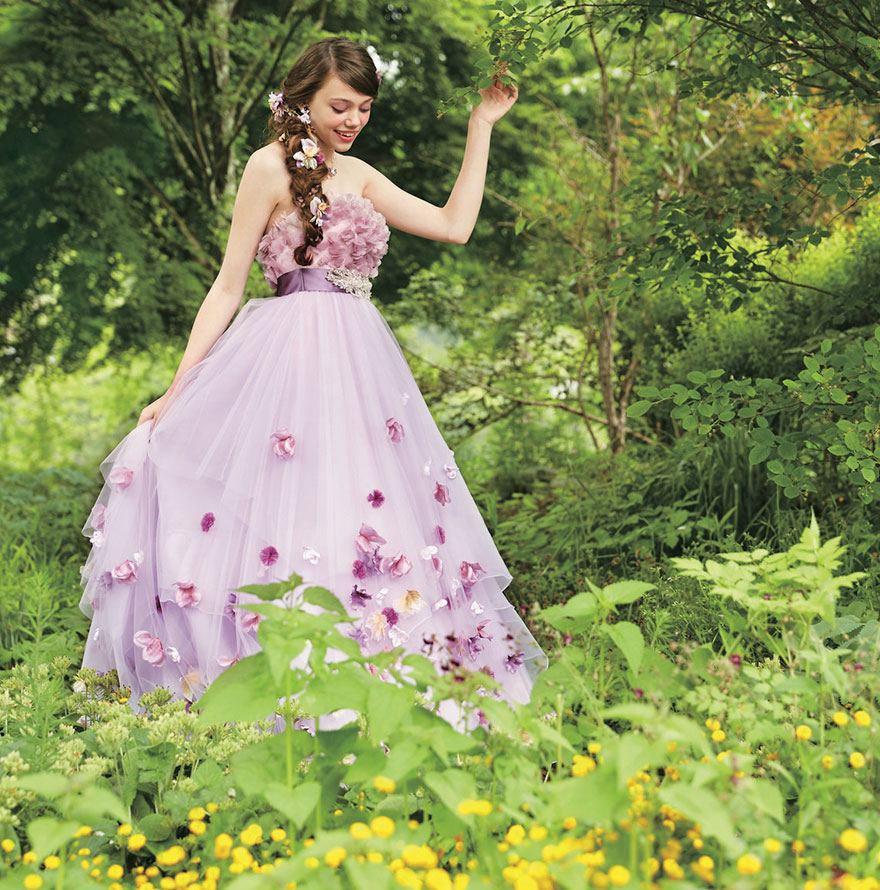 Illustration de l'article : Une soci&eacute;t&eacute; r&eacute;alise des robes de mari&eacute;e sur le mod&egrave;le des Princesses Disney