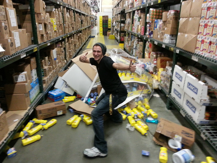 Illustration de l'article : Ces 14 collègues qui ont une façon bien à eux de travailler