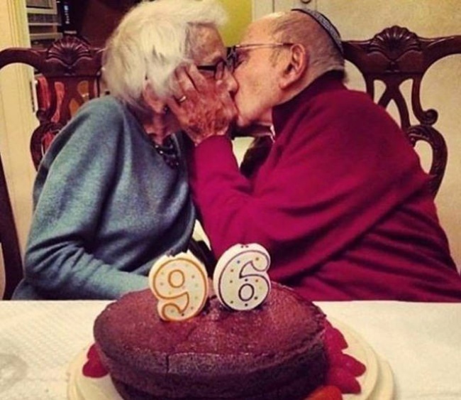 Illustration de l'article : Ces 27 couples montrent que l&rsquo;amour peut durer toute une vie